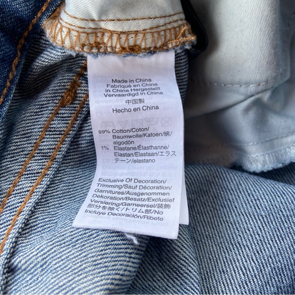 Madewell Classic Straight Jeans in Jade Wash: Knee-Rip Edition J7951 - Picture 10 of 12